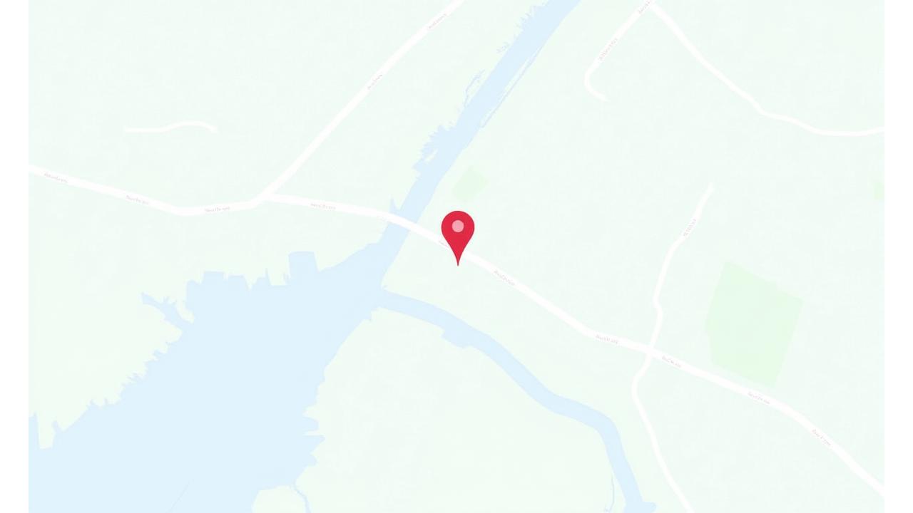 Ausschnitt einer Stadtkarte von Luzern, die den Standort von AlpenAngler Outfitters in der Nähe des Rütihofwegs, die Reuss und wichtige Zugangsstrassen und ÖV-Haltestellen hervorhebt. Sichtbar sind auch bekannte Orientierungspunkte wie die Kapellbrücke in der Ferne.